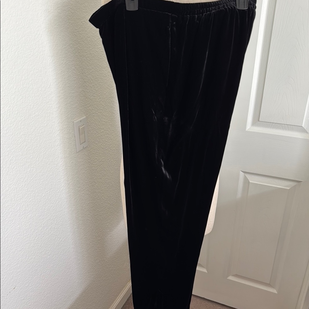 Jade by Johnny Was Black Velvet Pants